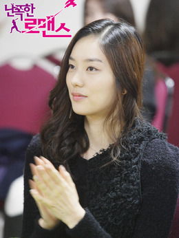 吴洙璎（黄善熙饰演）