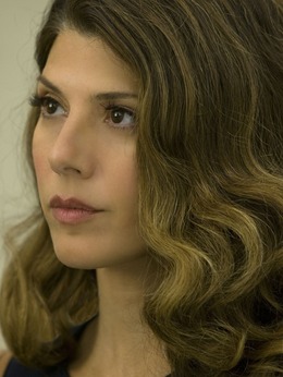 麦琪（玛丽莎&middot;托梅饰演）