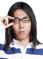 诸葛岳人(柄本时生饰演)