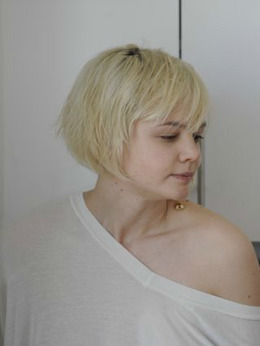 希西（凯瑞&middot;穆里根饰演）