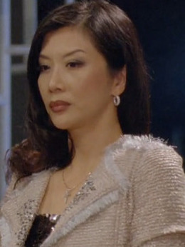 何太Pinky（吴家丽饰演）