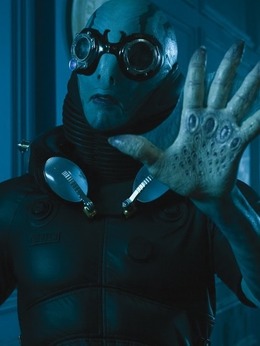 亚伯拉罕&middot;萨平（道格&middot;琼斯饰演）