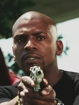 安德烈（梅奇&middot;费法饰演）