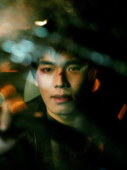 忠石（温朱万饰演）