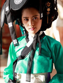 雪花（秋瓷炫饰演）