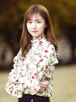 金智京（河延珠饰演）