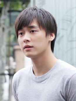 简溪(李易峰饰演)