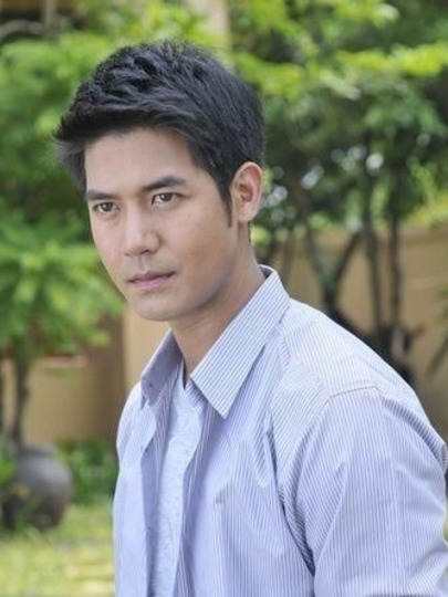 查理特&middot;亚