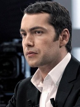 Edouard Laurence（Stefan Wojtowicz饰演）