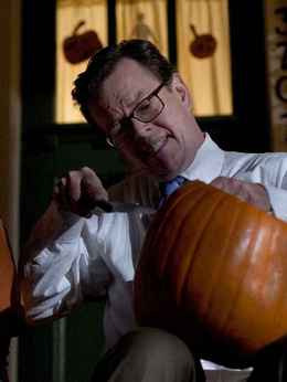 史蒂文（迪伦&middot;贝克饰演）