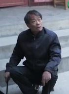 富国爹(石茂山饰演)