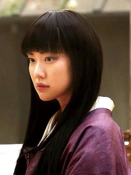 高荷恵（苍井优饰演）