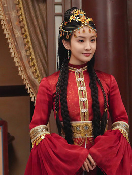 楚婭（賴雨濛飾演）