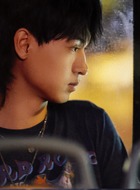 张若愚(秦霄贤饰演)