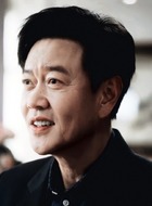 楚才远(冯嘉怡饰演)