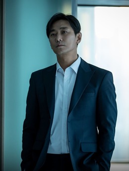 方泰燮（朱智勋饰演）