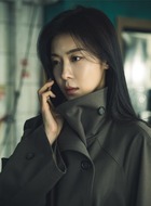 秋尚雅(河智苑饰演)