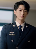 周子衡(厉家兵饰演)