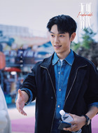 杨睿(王锵饰演)