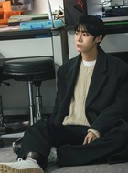 朴民载(秋英宇饰演)
