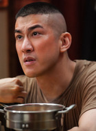 托尼(李治廷饰演)