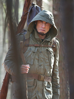 埃米尔&middot;科瓦克（约翰&middot;特拉沃尔塔饰演）