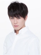 藤原智美(间宫祥太朗饰演)