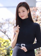 尹智孝(李世熙饰演)