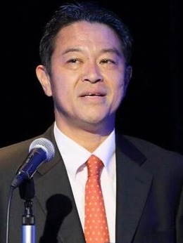 Roshi（凯里&middot;川田博之饰演）