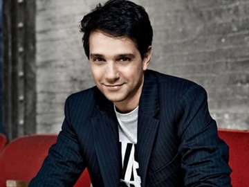 拉尔夫·麦奇奥图片