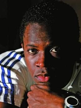 戴龙&middot;罗伯斯