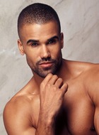 Derek Morgan(谢玛·摩尔饰演)