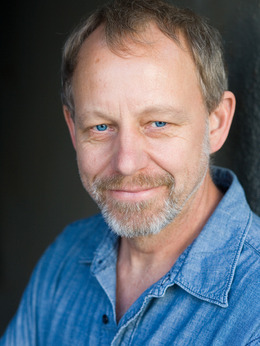 Garrett（布拉德&middot;格林奎斯特饰演）