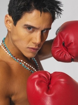 Armand（亚利桑德罗&middot;查班饰演）